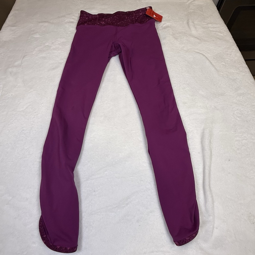 Lululemon Womens Size 4 Purple Leggings Pattern Waist Zip Pocket Yoga Running